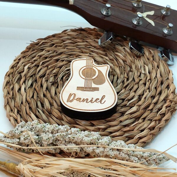 Caja de madera en forma de guitarra personalizable hecho a mano - Imagem 2