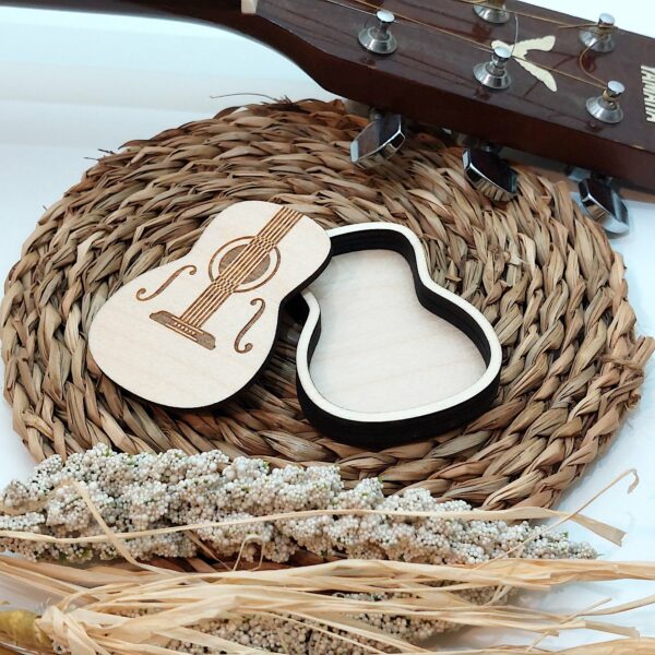 Caja de madera en forma de guitarra personalizable hecho a mano - Imagem 10