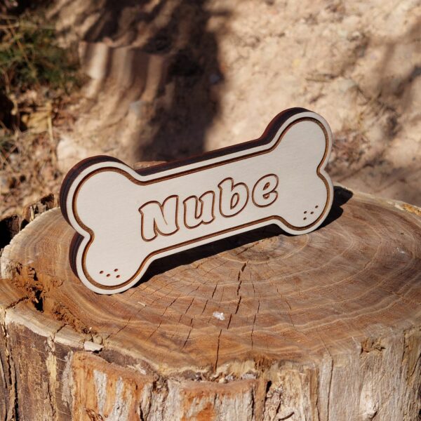 Letrero de madera en forma de hueso de perro con el nombre de tu mascota personalizado - Imagem 9