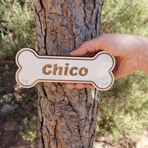 Letrero de madera en forma de hueso de perro con el nombre de tu mascota personalizado - Imagem 6