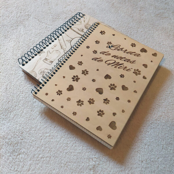 Caderno personalizado com capa de madeira