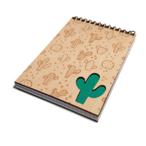 Caderno personalizado com capa de madeira