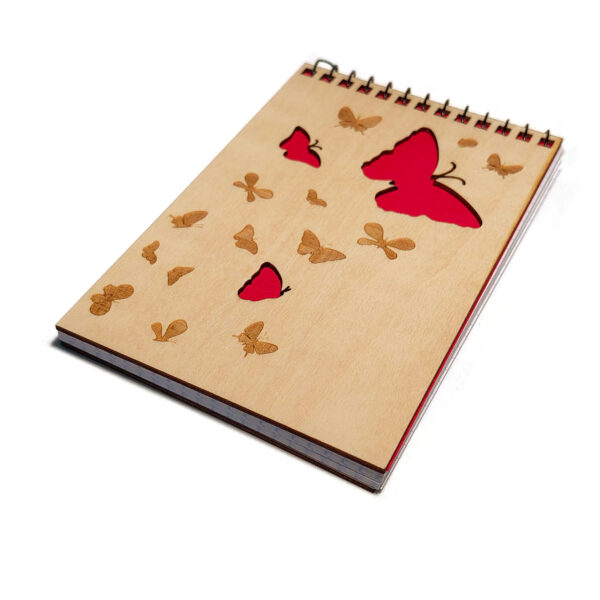 Caderno personalizado com capa de madeira
