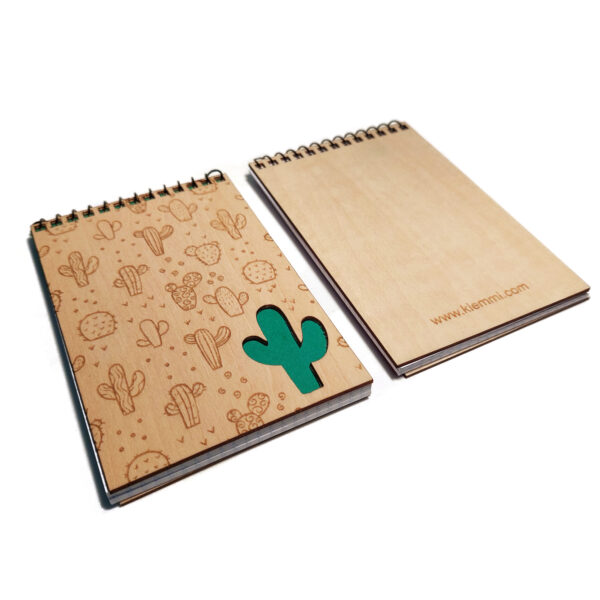 Caderno personalizado com capa de madeira