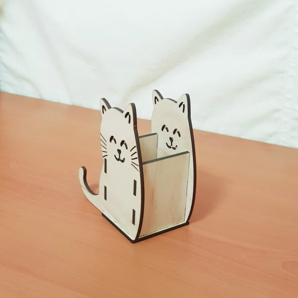 Kattformad pennhållare