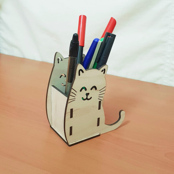 Kattformad pennhållare