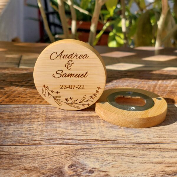 Abridor de garrafas de bambu personalizado