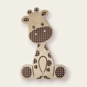 Girafe en bois pour décorer la chambre de votre bébé