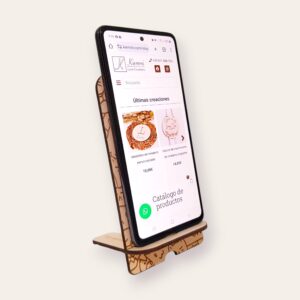 Mobiltelefonställ i trä med djur