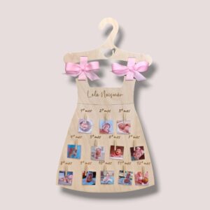 Holzkleid zum Aufhängen von Fotos für den Geburtstagsmonat