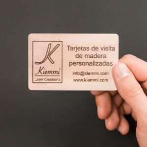 Tarjeta de visita de madera personalizada Kiemmi