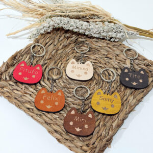 Llavero de madera con forma de gato personalizado
