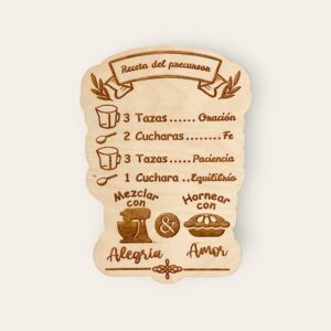 Tabla decorativa con receta espiritual grabada en madera